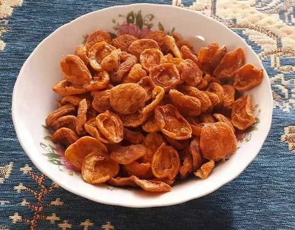خرید بهترین انواع برگه زردآلو طبیعی با قیمت عالی